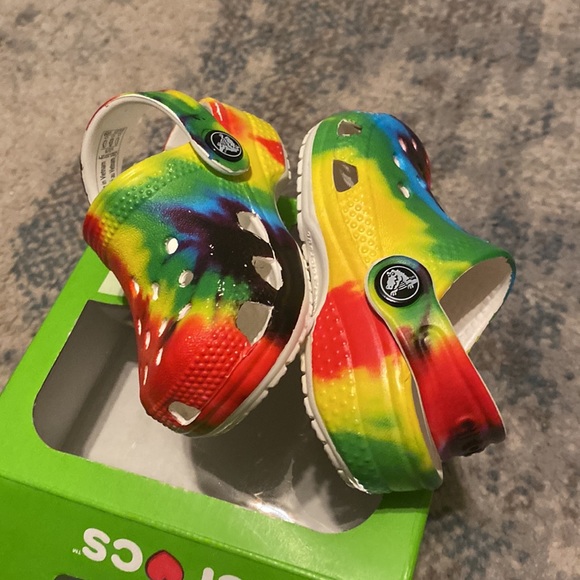 Crocs - Picture 4 of 5